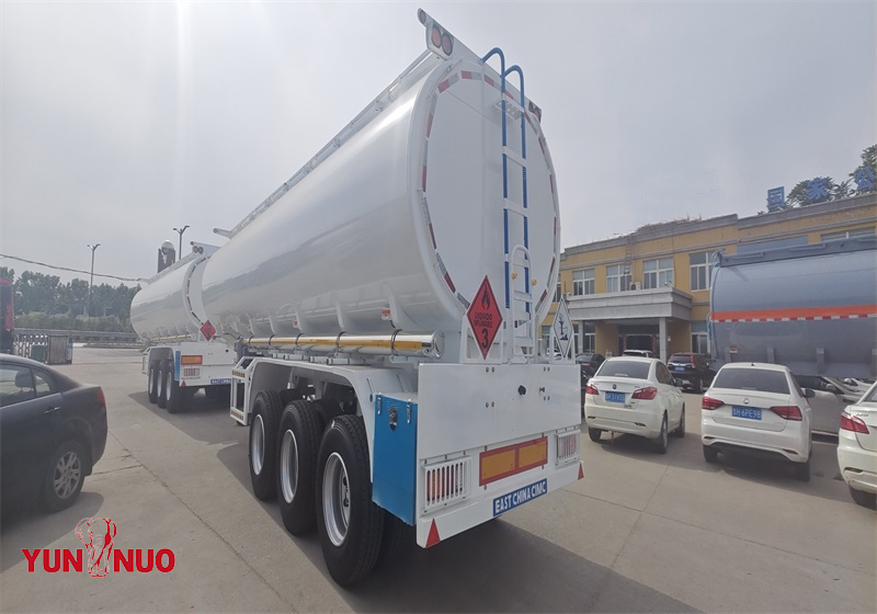 Remorque-citerne à carburant 50 000 L