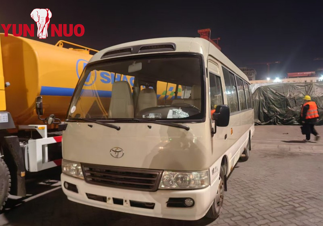Autobus Toyota Coaster d'occasion remis à neuf