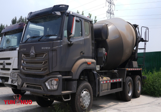Camion malaxeur HOHAN