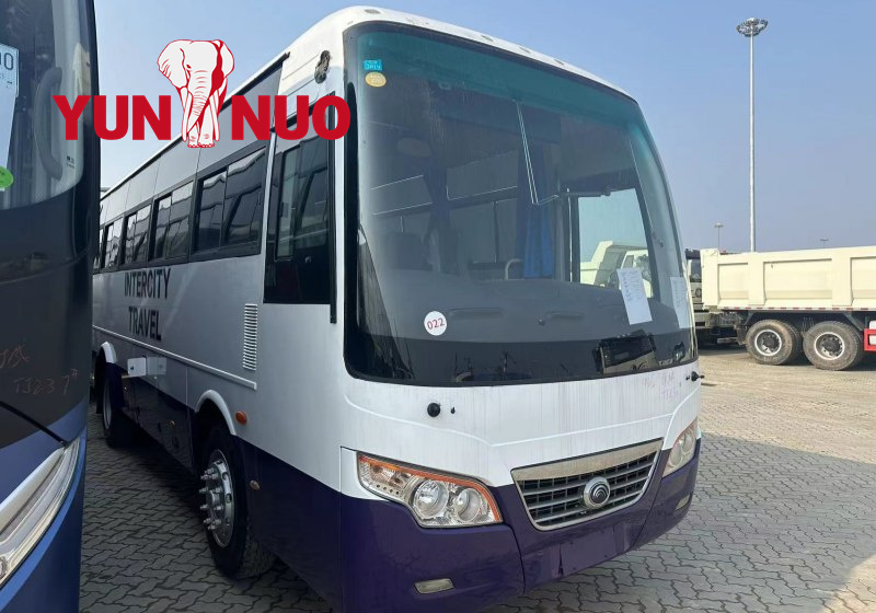 Le bus du client zimbabwéen a été rénové et livré au port de Tianjin