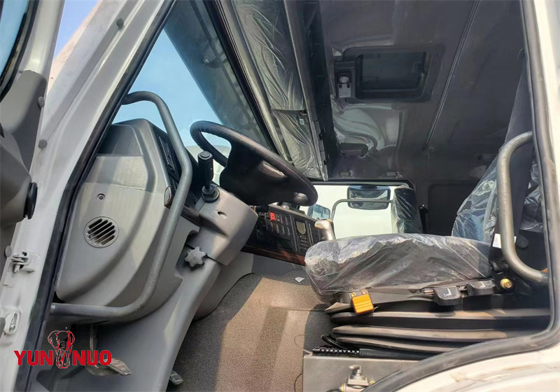Camion-citerne à carburant